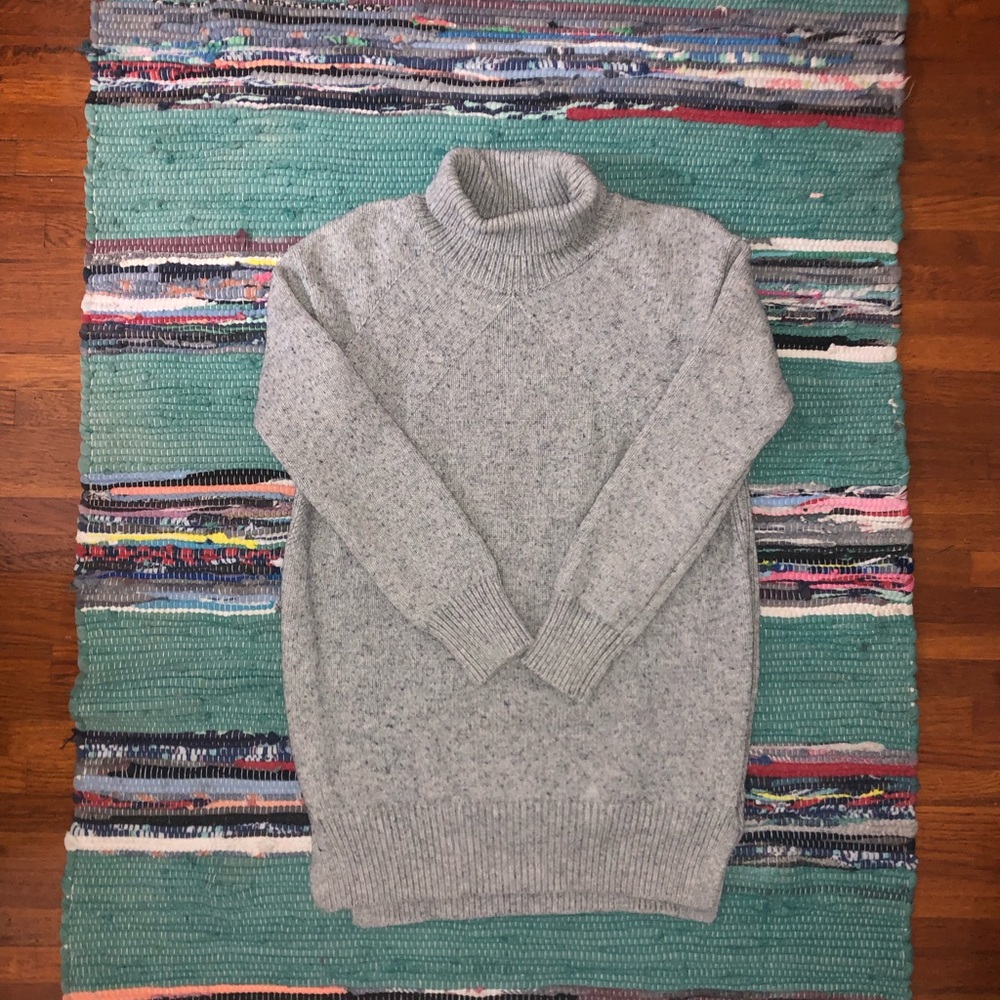 Stylish warm turtleneck!!